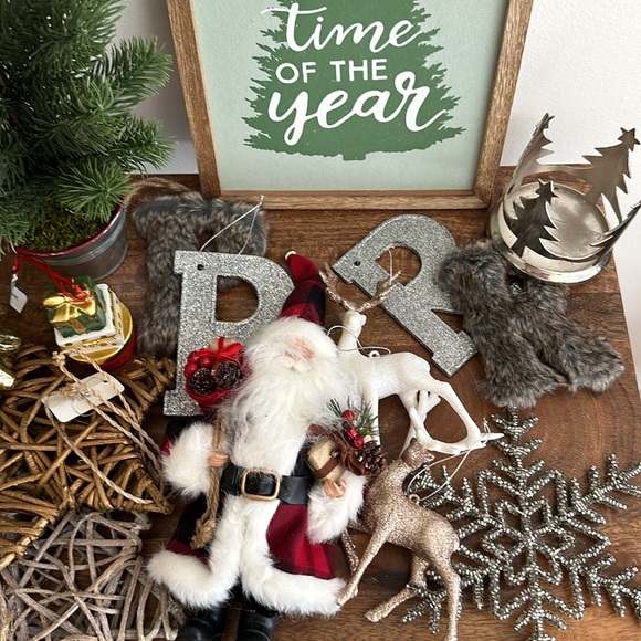 Lot 20 Christmas decor items with ornaments wall hangings art - Picture 4 of 14